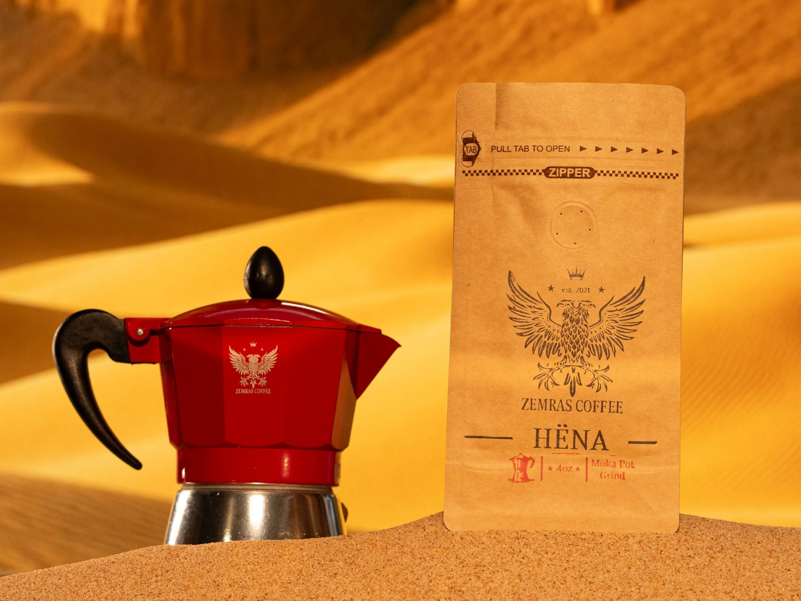 Close-up of Hëna organic decaf coffee ground for Moka pot, showcasing the chemical-free Mountain Water Process beans.